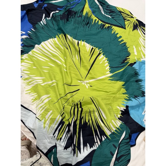 scarf for women light weight Square 50" By 50" Wrap Green Flowers Multicolor - Picture 7 of 7